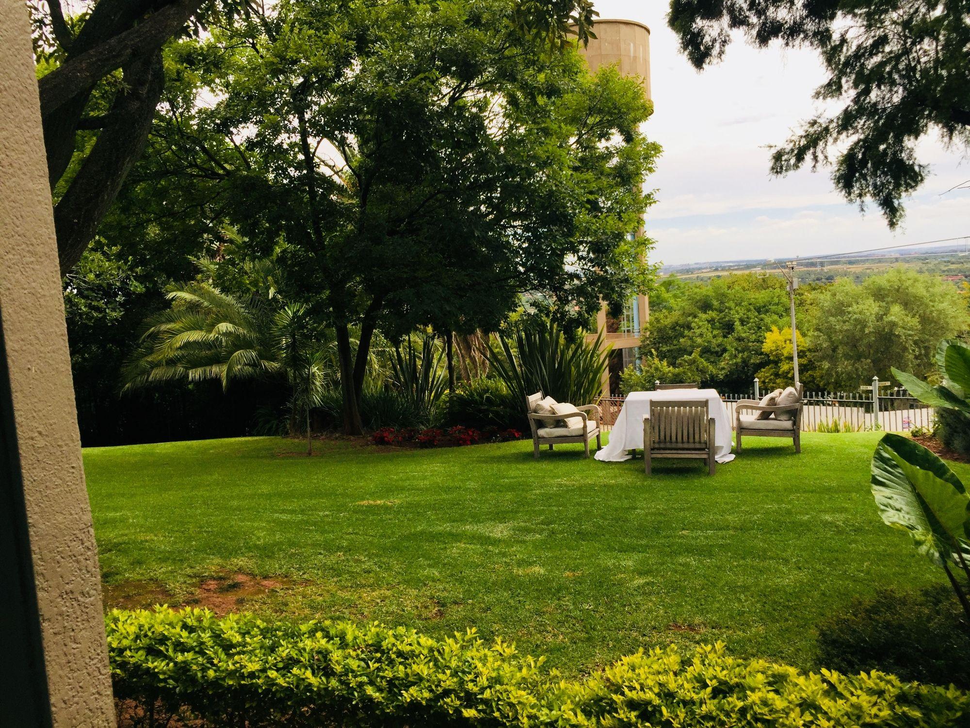 Amoris Guest House-Waterkloof Ridge Pretoria-Noord Exteriör bild